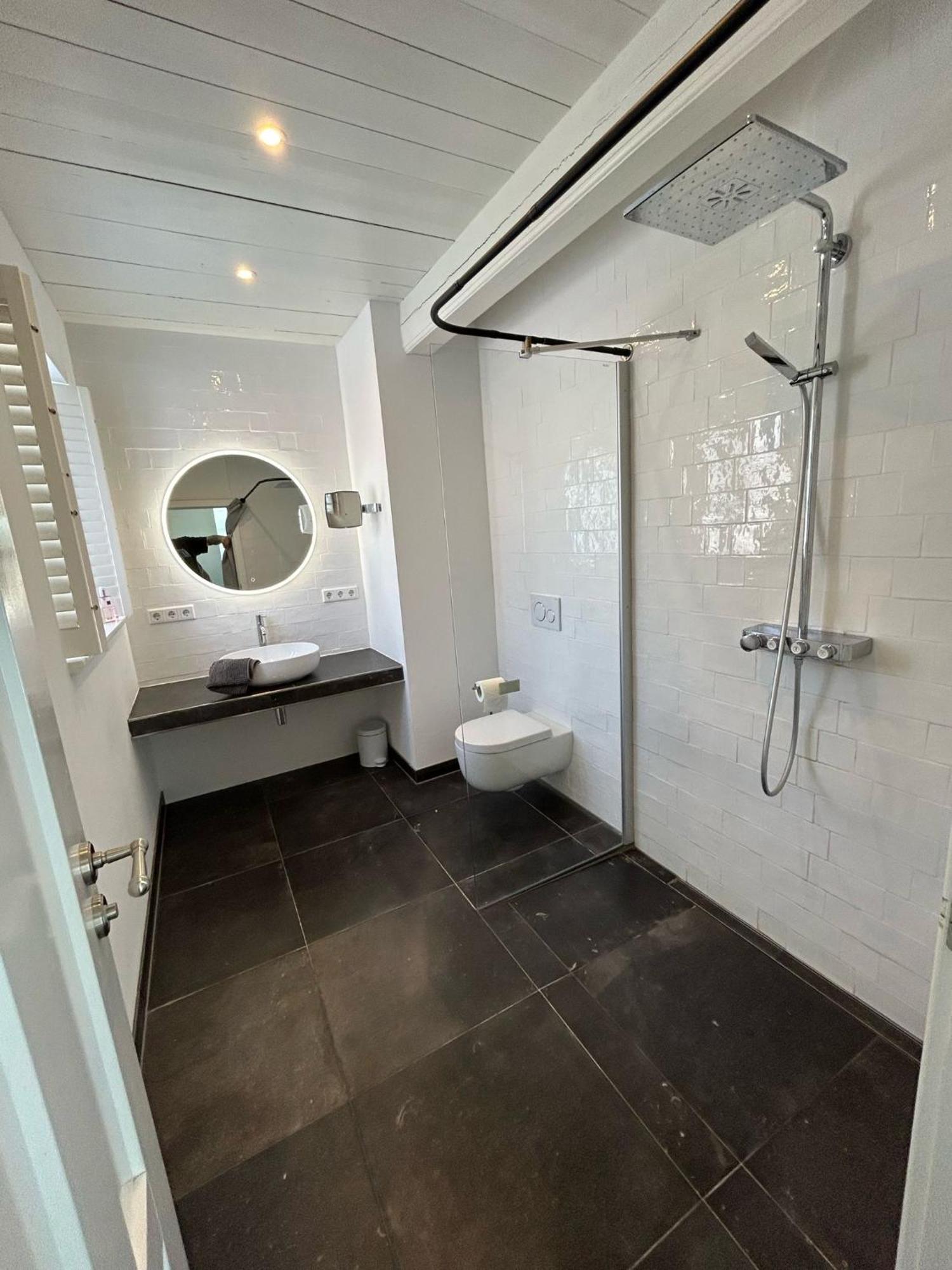 Kapitaenshaus Von 1712 - Neu Saniert Apartment Nieblum Bagian luar foto