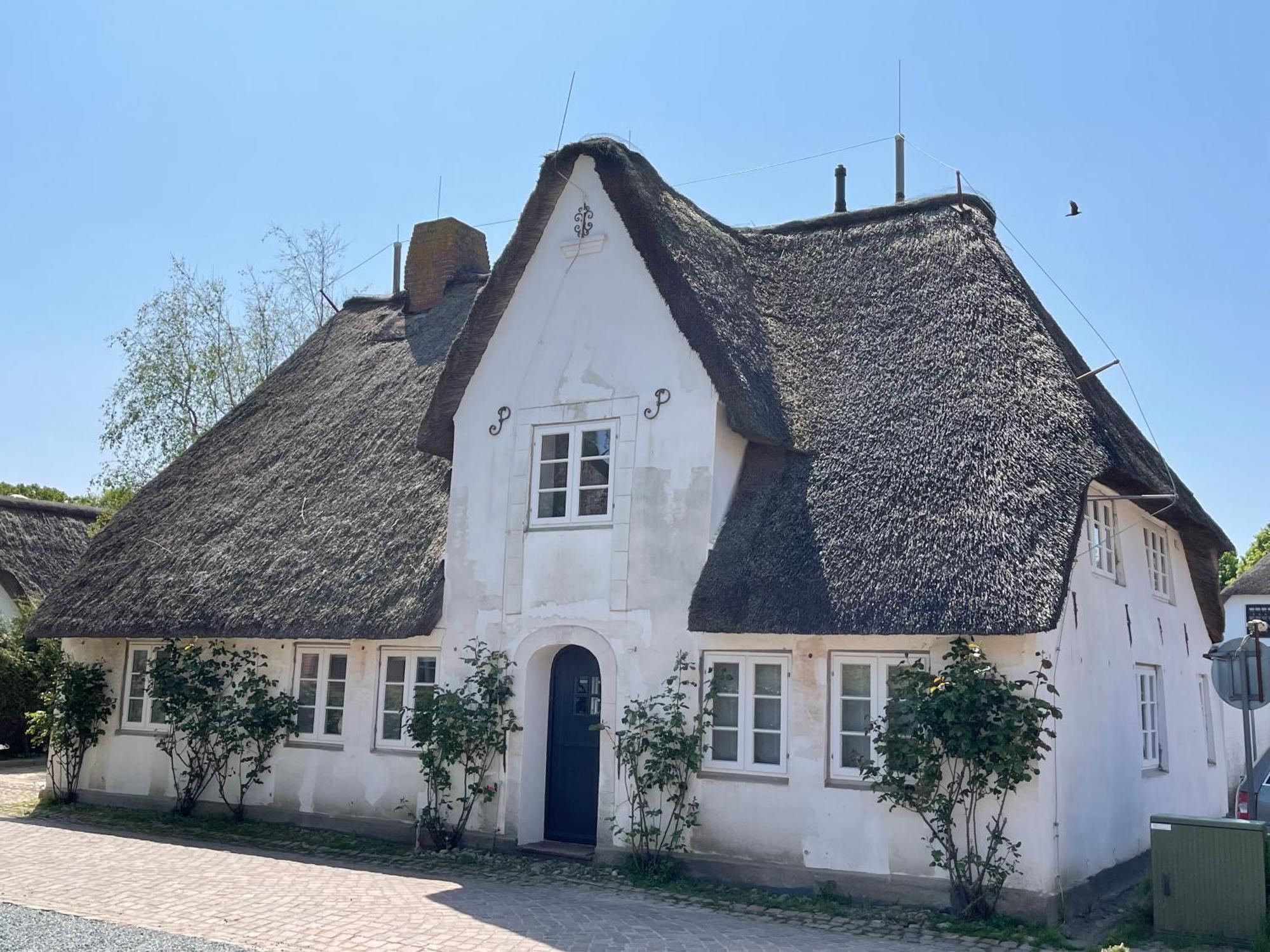 Kapitaenshaus Von 1712 - Neu Saniert Apartment Nieblum Bagian luar foto